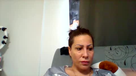 szeszi1985 online show from 12-02-25, 09:47