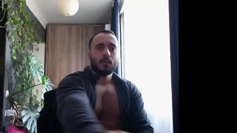 Snapshot of t_huracane chatting on 01-25-25, 12:05 Huracane online show from 01-25-25, 12:05