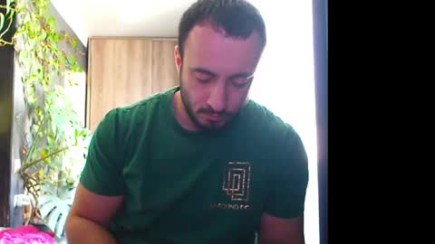 Snapshot of t_huracane chatting on 02-13-25, 08:06 Huracane online show from 02-13-25, 08:06