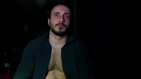Snapshot of t_huracane chatting on 02-18-25, 06:47 Huracane online show from 02-18-25, 06:47