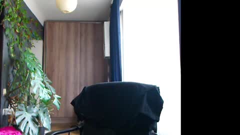 Snapshot of t_huracane chatting on 02-26-25, 01:41 Huracane online show from 02-26-25, 01:41