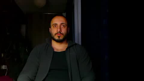 Snapshot of t_huracane chatting on 02-27-25, 03:05 Huracane online show from 02-27-25, 03:05