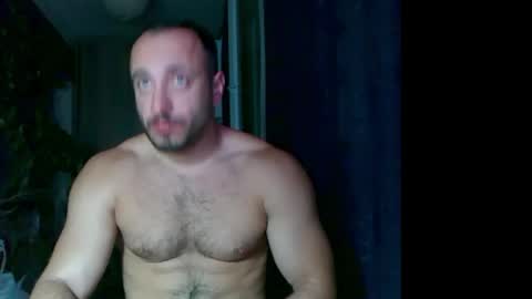 Snapshot of t_huracane chatting on 09-22-25, 05:04 Huracane online show from 09-22-25, 05:04