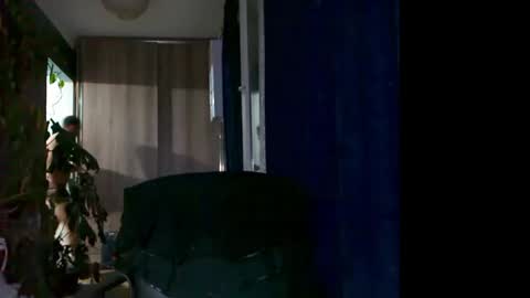Snapshot of t_huracane chatting on 10-08-25, 03:53 Huracane online show from 10-08-25, 03:53
