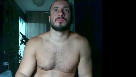 Snapshot of t_huracane chatting on 10-20-25, 05:46 Huracane online show from 10-20-25, 05:46