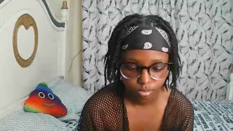 Snapshot of t_okyo chatting on 02-02-26, 02:49 TOKYO online show from 02-02-26, 02:49