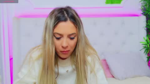 Snapshot of taahiraarabian chatting on 12-17-24, 04:53 Arianna online show from 12-17-24, 04:53