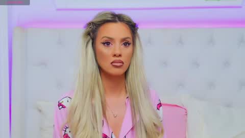 Snapshot of taahiraarabian chatting on 01-27-25, 07:13 Arianna online show from 01-27-25, 07:13