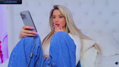 Snapshot of taahiraarabian chatting on 02-18-25, 07:41 Arianna online show from 02-18-25, 07:41