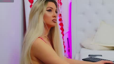 Snapshot of taahiraarabian chatting on 02-26-25, 05:17 Arianna online show from 02-26-25, 05:17