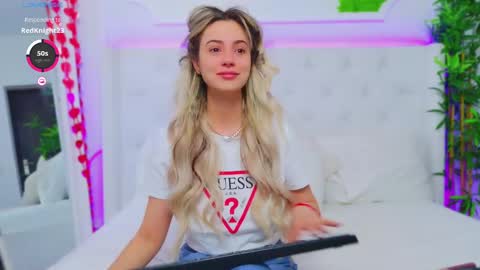 Snapshot of taahiraarabian chatting on 03-08-25, 06:21 Arianna online show from 03-08-25, 06:21