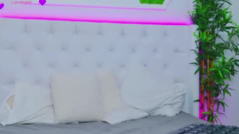 Snapshot of taahiraarabian chatting on 03-12-25, 01:51 Arianna online show from 03-12-25, 01:51