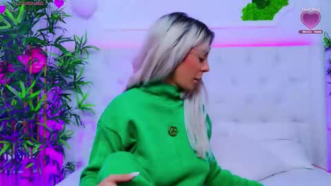 Snapshot of taahiraarabian chatting on 09-30-25, 12:21 Arianna online show from 09-30-25, 12:21