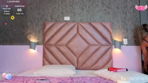 Snapshot of tabatamonroe chatting on 12-17-25, 07:42 Tabata online show from 12-17-25, 07:42