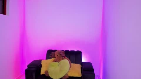 Snapshot of tabitapurple chatting on 02-28-25, 12:09 TABITA online show from 02-28-25, 12:09