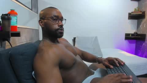 Snapshot of tafari_1 chatting on 02-25-25, 01:30 Tafari Zulu online show from 02-25-25, 01:30