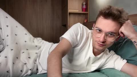 Alex online show from 02-11-26, 03:11