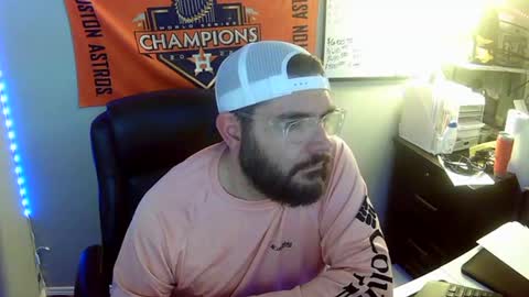 Snapshot of taintnuzzler_13 chatting on 10-22-25, 08:25 TaintNuzzler online show from 10-22-25, 08:25