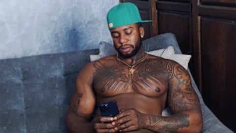 Tairon Tucke online show from 01-08-25, 03:51