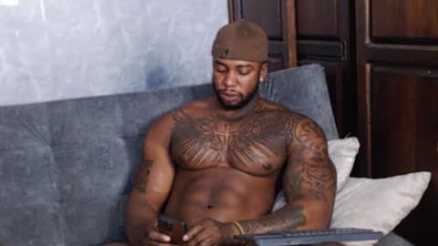 Tairon Tucke online show from 01-17-25, 11:40