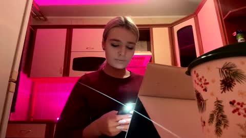 Mia online show from 02-18-26, 06:26