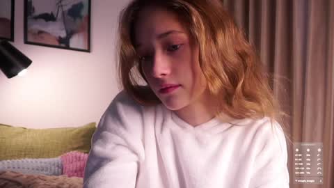 Mia online show from 11-03-25, 02:57