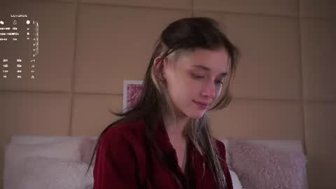 Snapshot of taitehambelton chatting on 06-11-26, 02:53 Mia online show from 06-11-26, 02:53