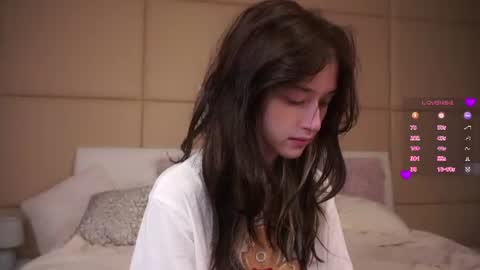Snapshot of taitehambelton chatting on 06-26-26, 02:49 Mia online show from 06-26-26, 02:49