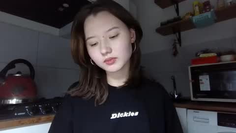 Lily online show from 11-23-25, 03:45