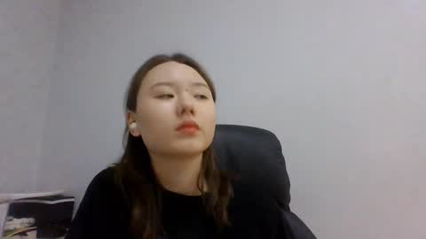 Lily online show from 11-28-25, 07:22