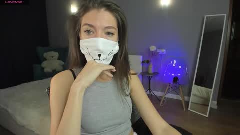 Sasha online show from 09-11-25, 01:49