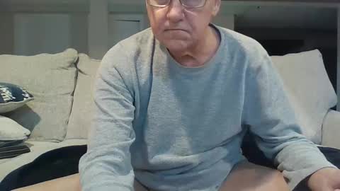 Snapshot of takeitalldown101 chatting on 02-15-25, 09:16 takeitalldown101 online show from 02-15-25, 09:16