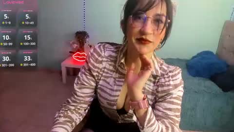 Snapshot of talia_mystic chatting on 07-10-26, 02:08 Talia mia online show from 07-10-26, 02:08