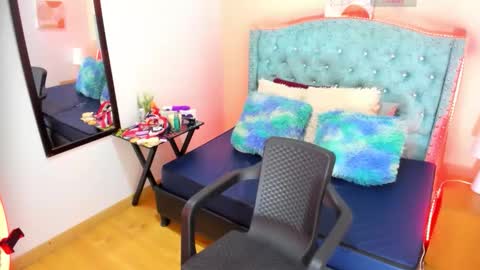 Snapshot of taliaskyx21 chatting on 04-28-26, 04:01 Talia Sky online show from 04-28-26, 04:01