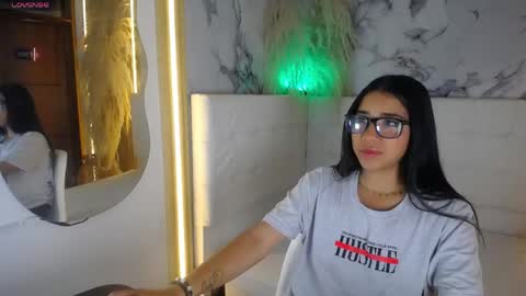 Snapshot of taliasweett chatting on 04-18-26, 01:26 taliasweett online show from 04-18-26, 01:26