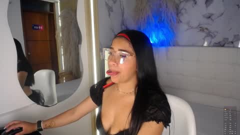 Snapshot of taliasweett chatting on 05-13-26, 08:16 taliasweett online show from 05-13-26, 08:16