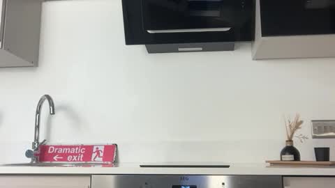 Talia online show from 10-09-25, 05:44