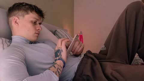 Snapshot of talkinghead7 chatting on 10-13-25, 09:04 Colin online show from 10-13-25, 09:04