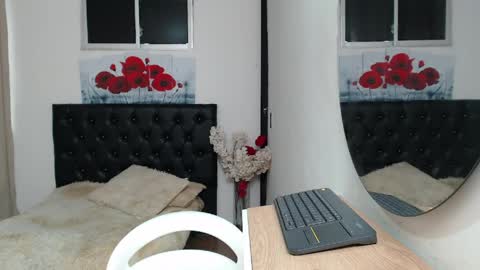 Snapshot of tamar4_f00x chatting on 05-07-26, 12:54 Hi im sara online show from 05-07-26, 12:54