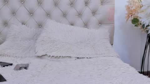 Hi im sara online show from 07-28-26, 06:20