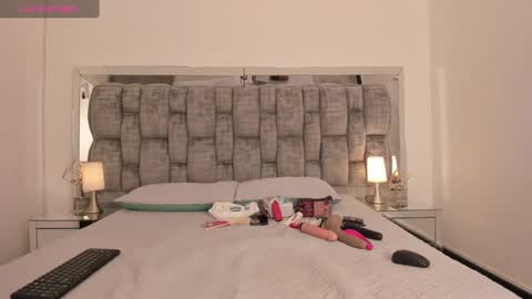 Tamara online show from 02-13-25, 10:22