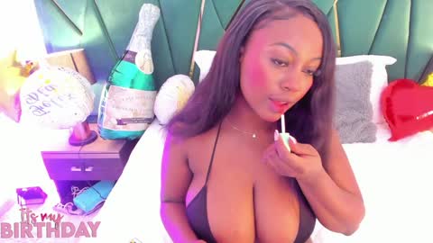 Snapshot of tamara_myller1 chatting on 01-16-25, 12:31 Tamara online show from 01-16-25, 12:31