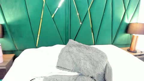 Snapshot of tamara_myller1 chatting on 02-01-25, 06:29 Tamara online show from 02-01-25, 06:29