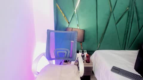 Snapshot of tamara_myller1 chatting on 11-07-25, 12:27 Tamara online show from 11-07-25, 12:27