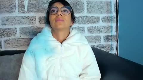 Snapshot of tamaraakins chatting on 02-04-25, 08:28 Tamy online show from 02-04-25, 08:28