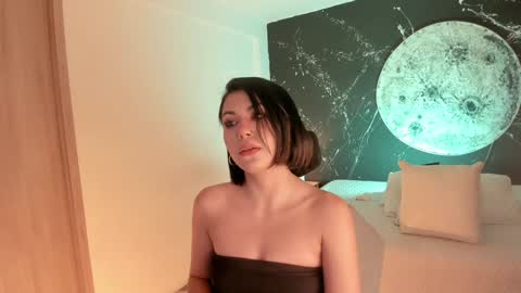 Snapshot of tamarathompsonn chatting on 02-06-25, 07:13 Tamara. online show from 02-06-25, 07:13