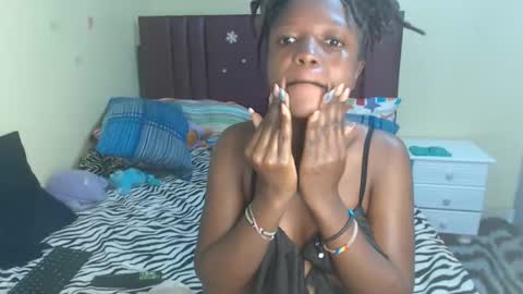 Snapshot of tamela_1 chatting on 09-09-25, 03:06 tamela online show from 09-09-25, 03:06