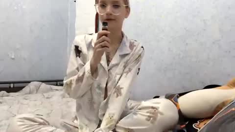 Snapshot of tamerabaus chatting on 06-10-26, 02:05 Monica online show from 06-10-26, 02:05