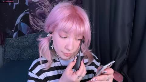 Lola online show from 12-18-25, 07:09