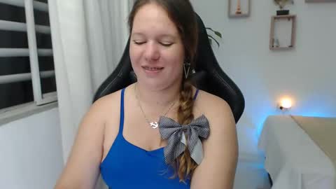 Snapshot of tamy_shine87 chatting on 12-18-24, 01:59 Im Samy online show from 12-18-24, 01:59